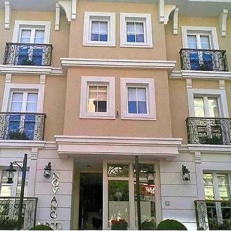 Hotel Novano 3*